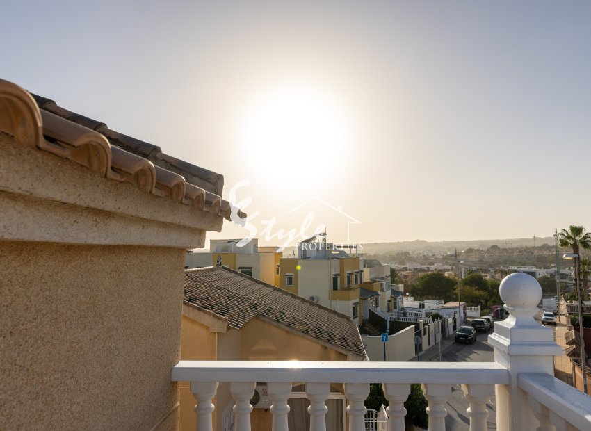 Reventa - Villa - Los Altos