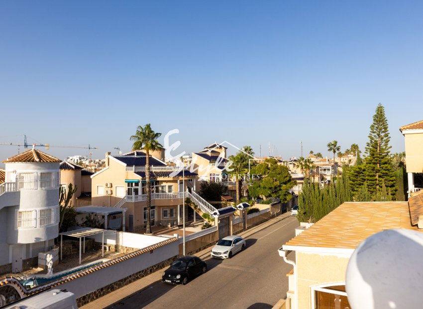 Reventa - Villa - Los Altos