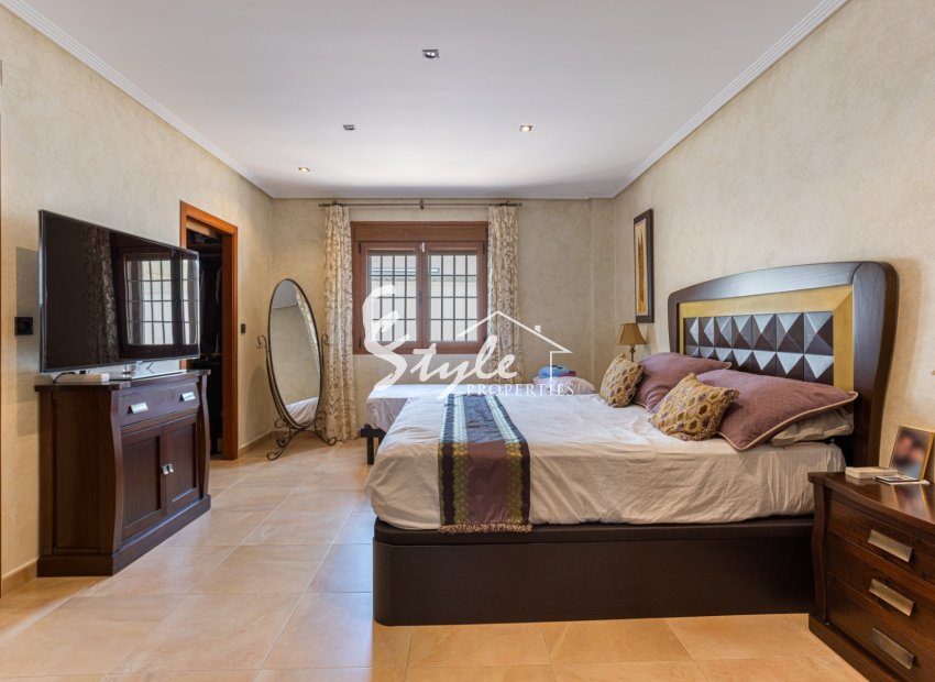 Reventa - Villa - LOS MONTESINOS - La Herada