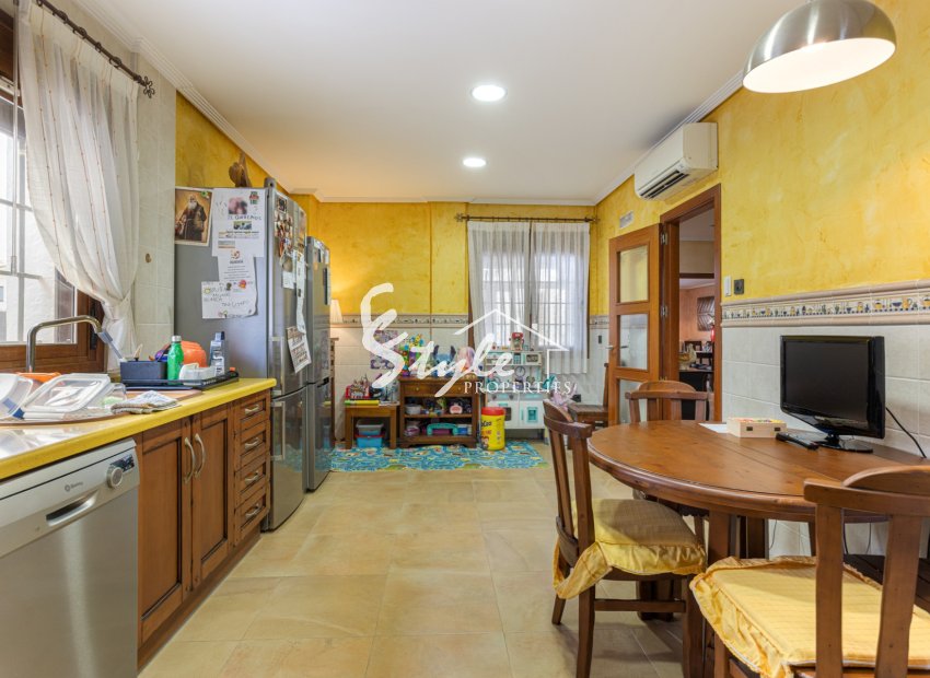 Reventa - Villa - LOS MONTESINOS - La Herada