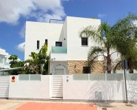 Reventa - Villa - Los Montesinos - La Herada
