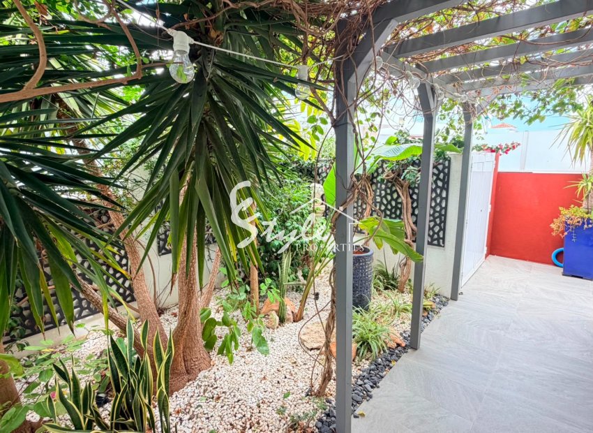 Reventa - Villa - Los Montesinos - La Herada