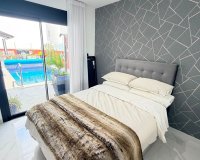 Reventa - Villa - Los Montesinos - La Herada