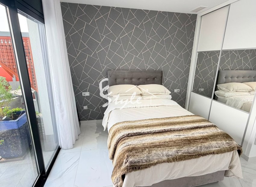 Reventa - Villa - Los Montesinos - La Herada