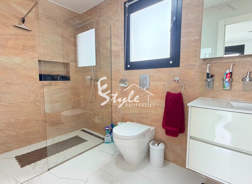 Reventa - Villa - Los Montesinos - La Herada