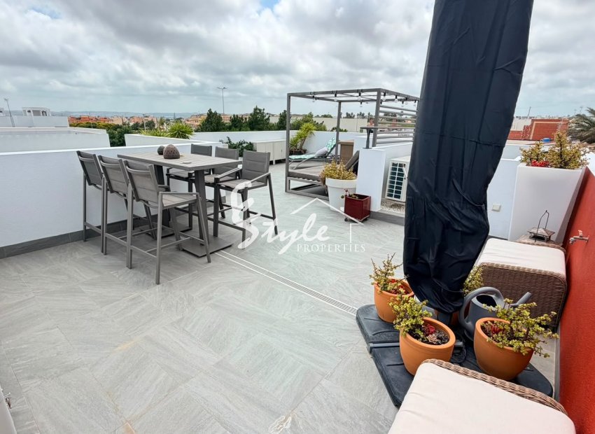 Reventa - Villa - Los Montesinos - La Herada