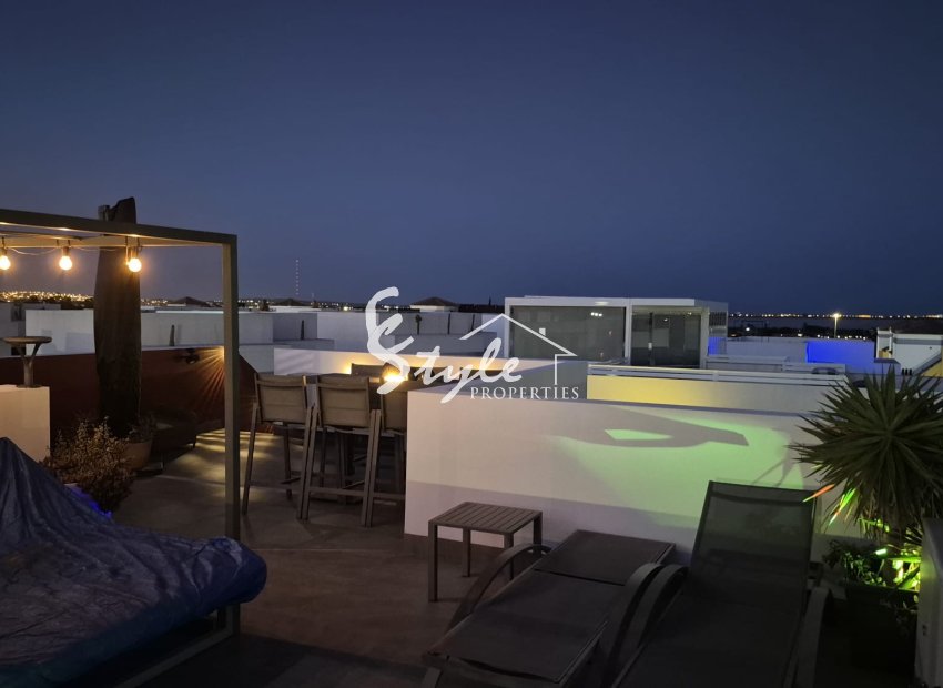 Reventa - Villa - Los Montesinos - La Herada