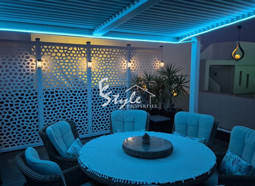 Reventa - Villa - Los Montesinos - La Herada