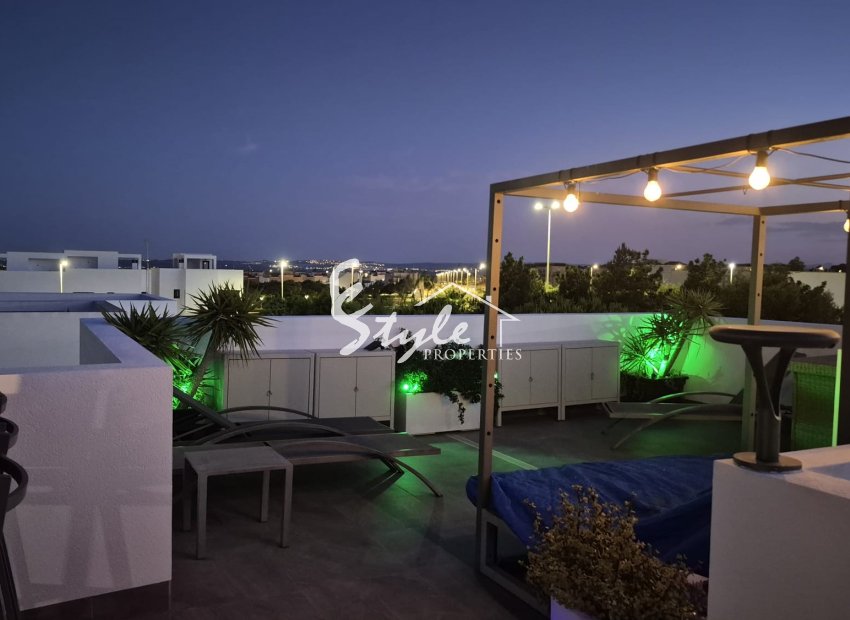 Reventa - Villa - Los Montesinos - La Herada