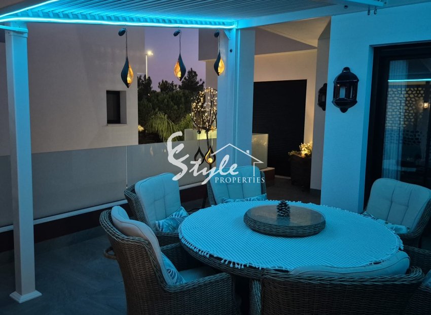 Reventa - Villa - Los Montesinos - La Herada