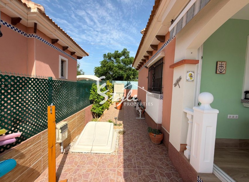 Reventa - Villa - Los Montesinos - La Herada