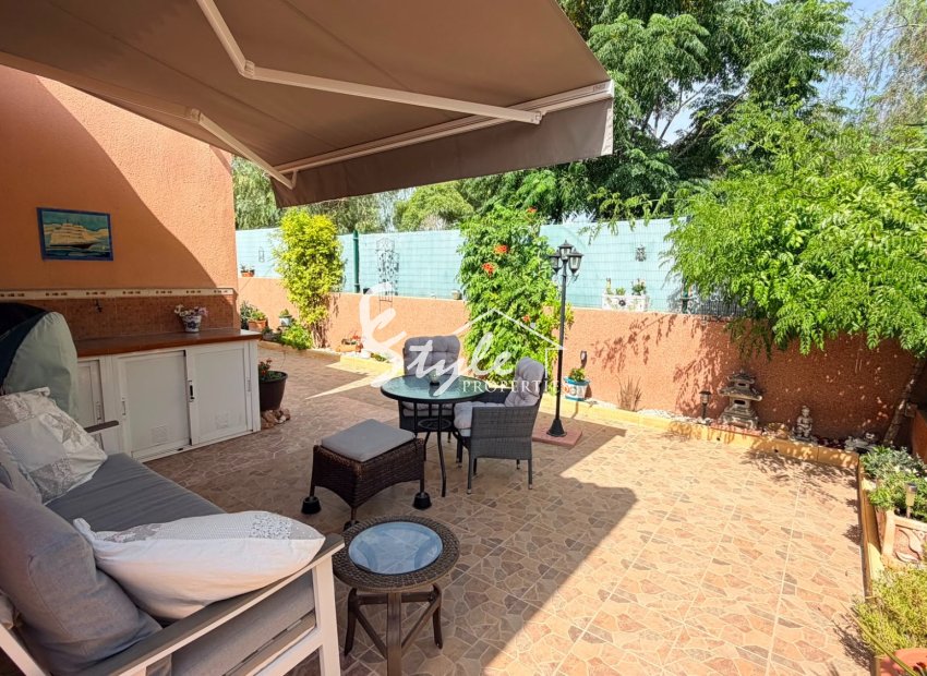 Reventa - Villa - Los Montesinos - La Herada