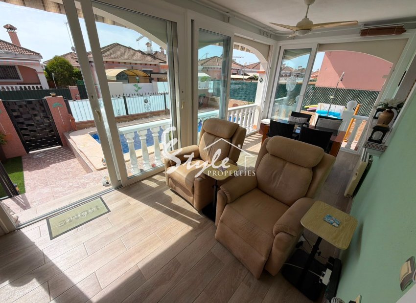 Reventa - Villa - Los Montesinos - La Herada