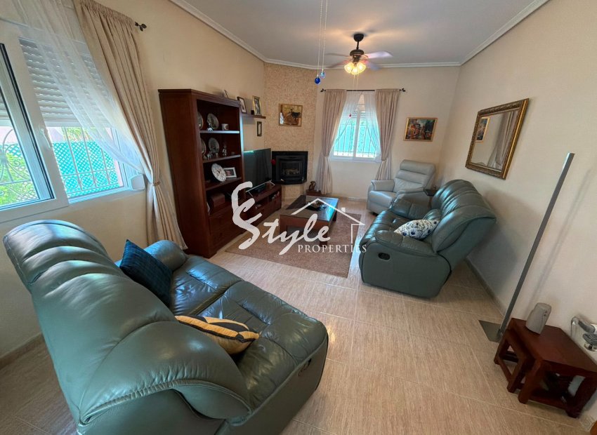Reventa - Villa - Los Montesinos - La Herada