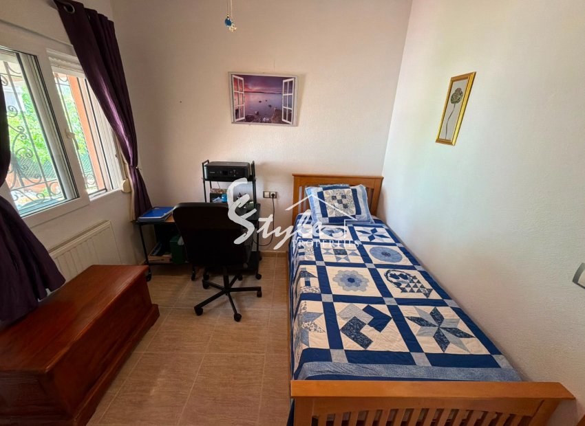 Reventa - Villa - Los Montesinos - La Herada