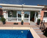 Reventa - Villa - Los Montesinos - La Herada