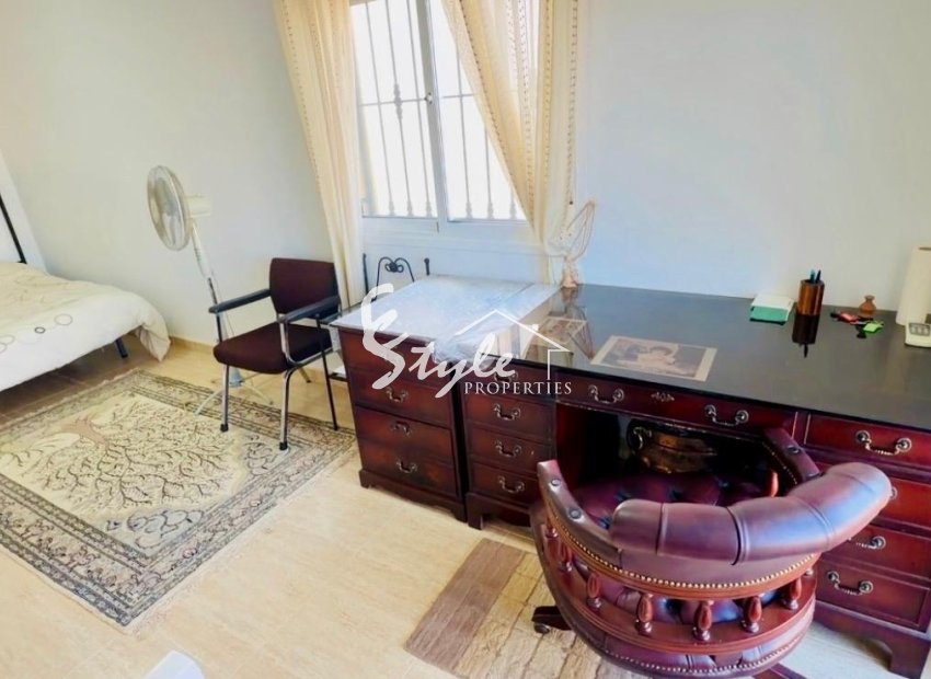Reventa - Villa - Los Montesinos - La Herada