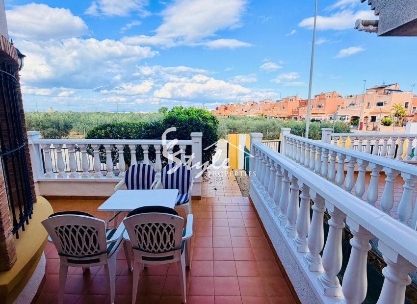 Reventa - Villa - Los Montesinos - La Herada