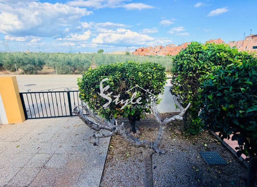 Reventa - Villa - Los Montesinos - La Herada