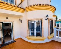 Reventa - Villa - Los Montesinos - La Herada