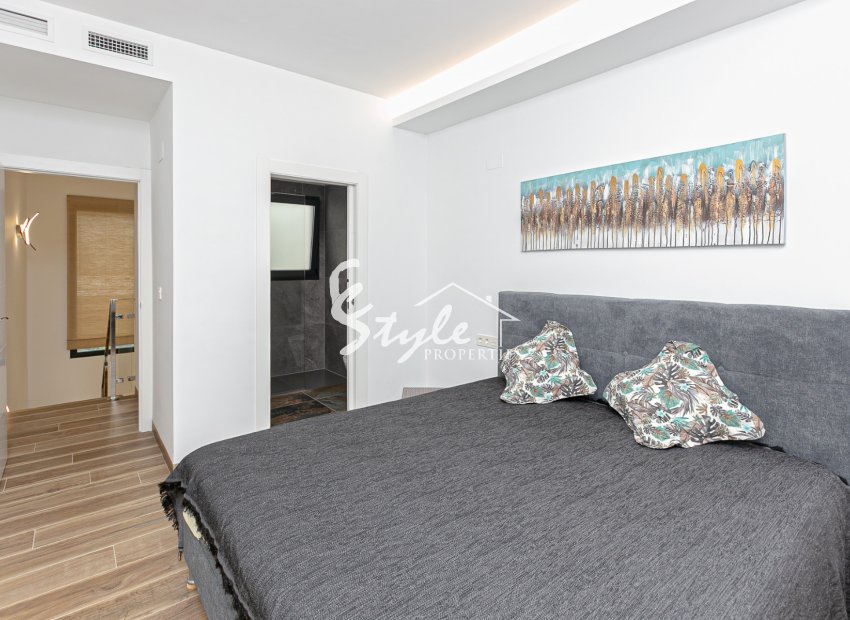 Reventa - Villa - Los Montesinos