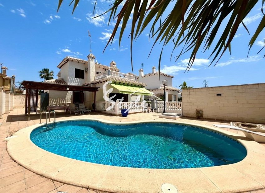 Reventa - Villa - Orihuela Costa  - La Zenia