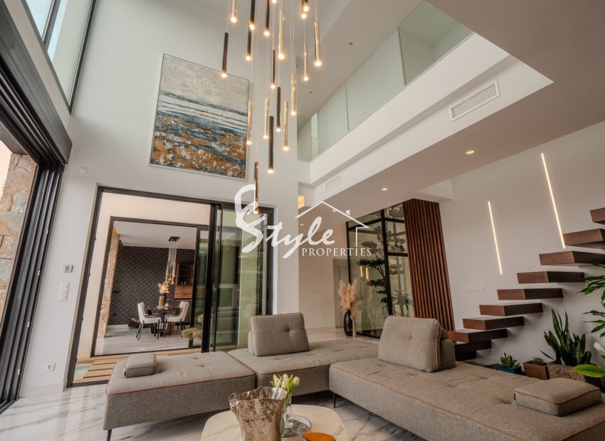 Reventa - Villa - Orihuela Costa  - Las Colinas Golf