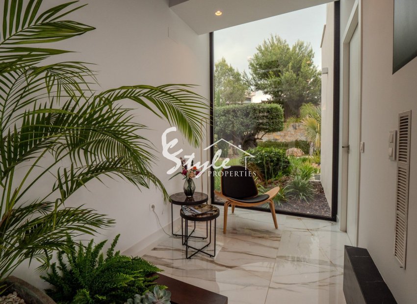 Reventa - Villa - Orihuela Costa  - Las Colinas Golf