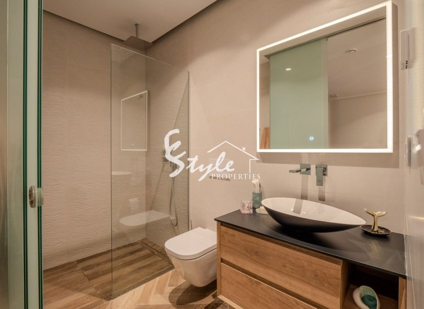 Reventa - Villa - Orihuela Costa  - Las Colinas Golf