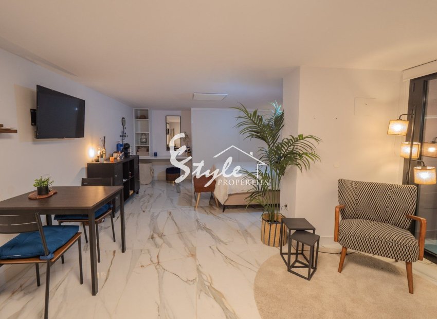 Reventa - Villa - Orihuela Costa  - Las Colinas Golf