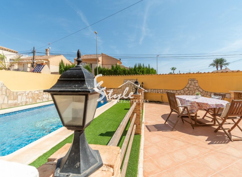 Reventa - Villa - Orihuela-Costa - Los Almendros-La Florida