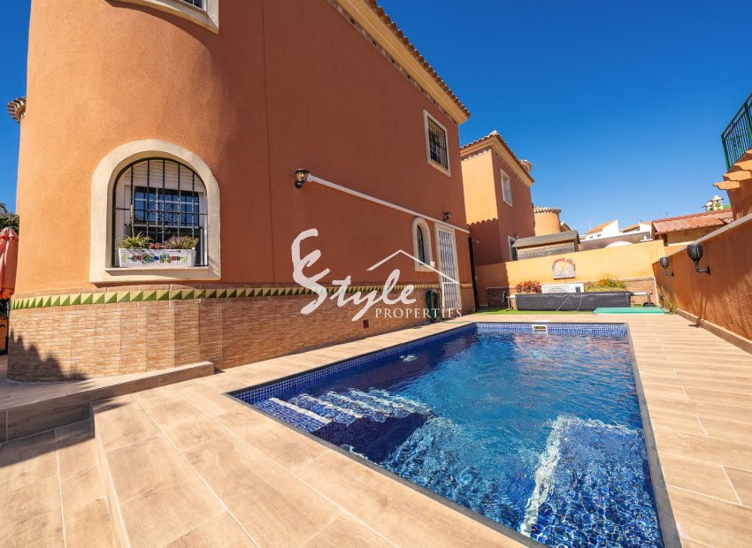 Reventa - Villa - Playa Flamenca - Sportcentre