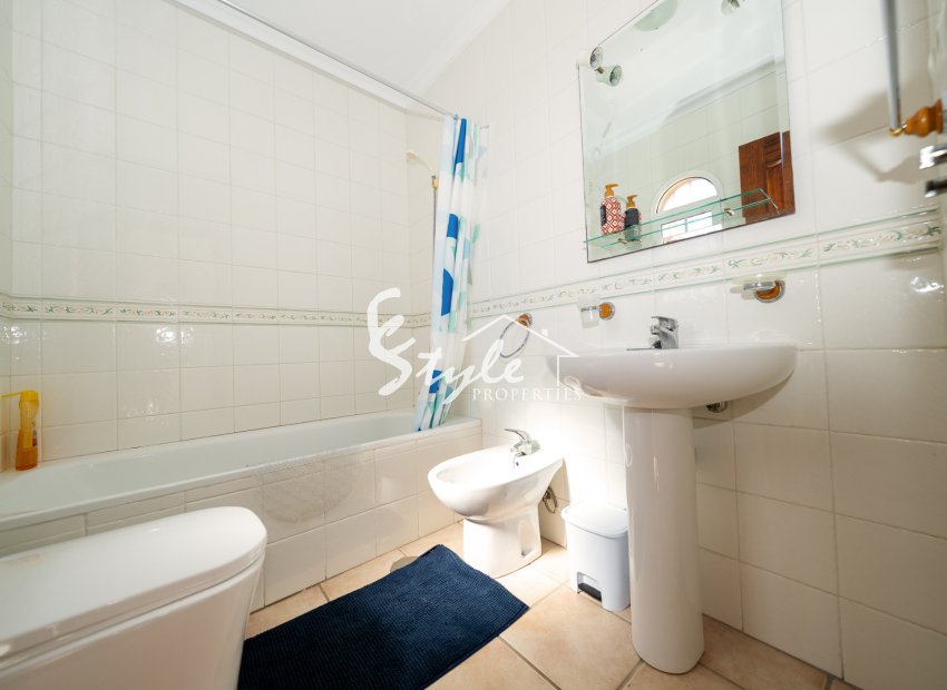 Reventa - Villa - Playa Flamenca - Sportcentre
