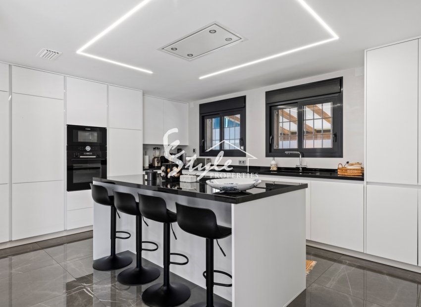 Reventa - Villa - San Juan Alicante - Frank Espinós