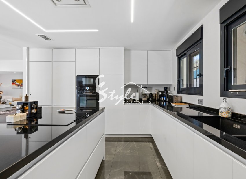 Reventa - Villa - San Juan Alicante - Frank Espinós