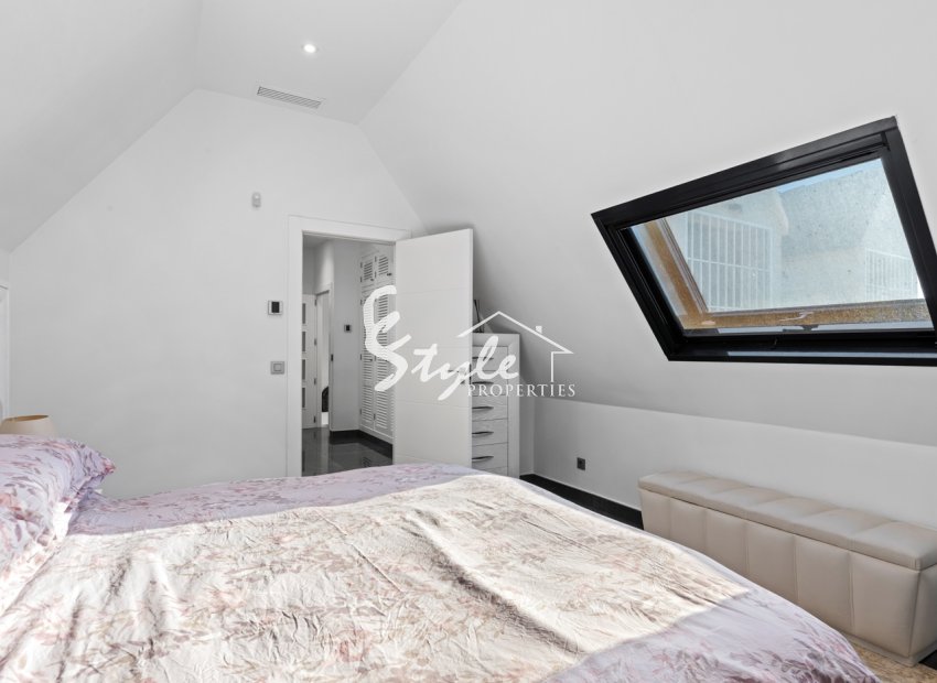 Reventa - Villa - San Juan Alicante - Frank Espinós