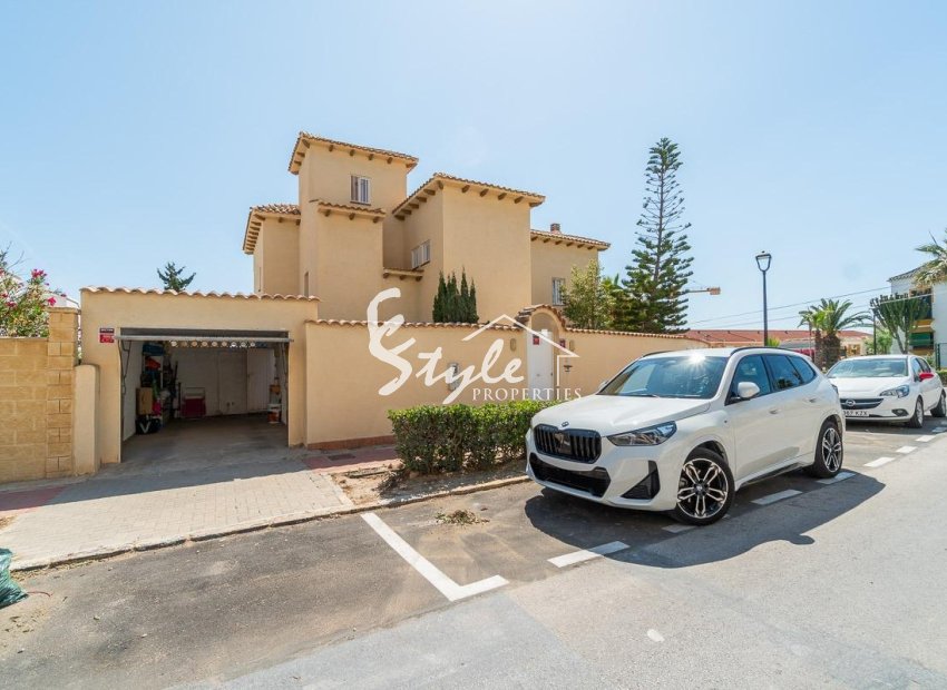 Reventa - Villa - Torrevieja - Cala de cabo cervera