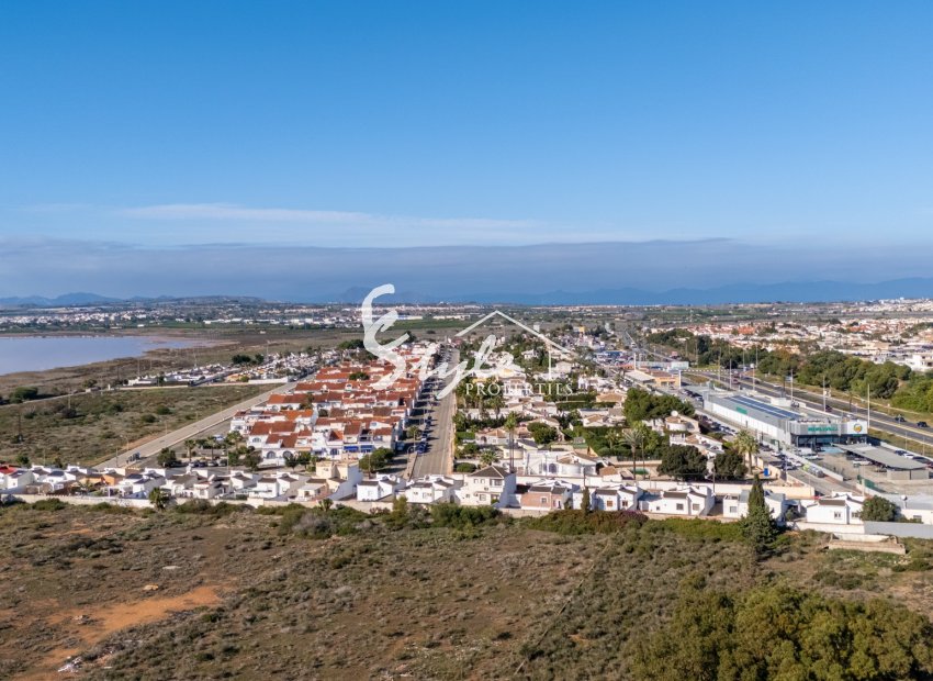 Reventa - Villa - Torrevieja  - Urbanización San Luis