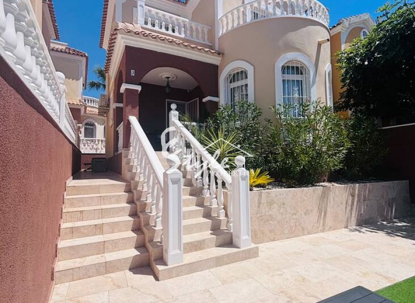 Reventa - Villa - Villamartín - Blue Lagoon