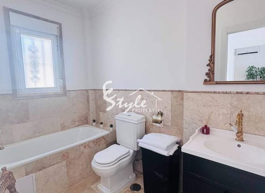 Reventa - Villa - Villamartín - Blue Lagoon
