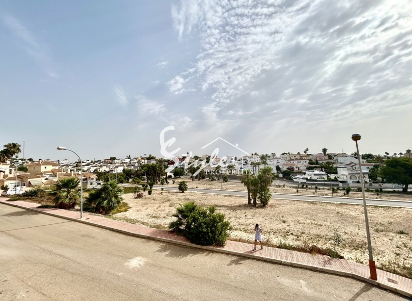 Reventa - Villa - Villamartín - Blue Lagoon