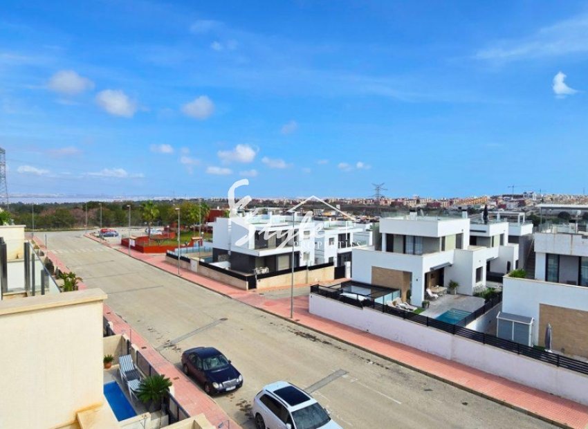 Reventa - Villa - Villamartín - Villamartin