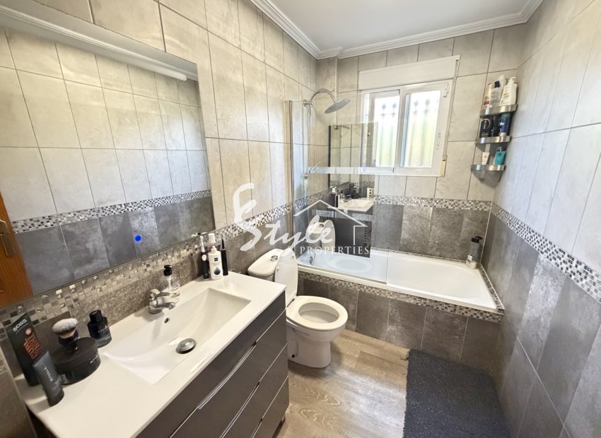 Reventa - Villa - Villamartín - Villamartin