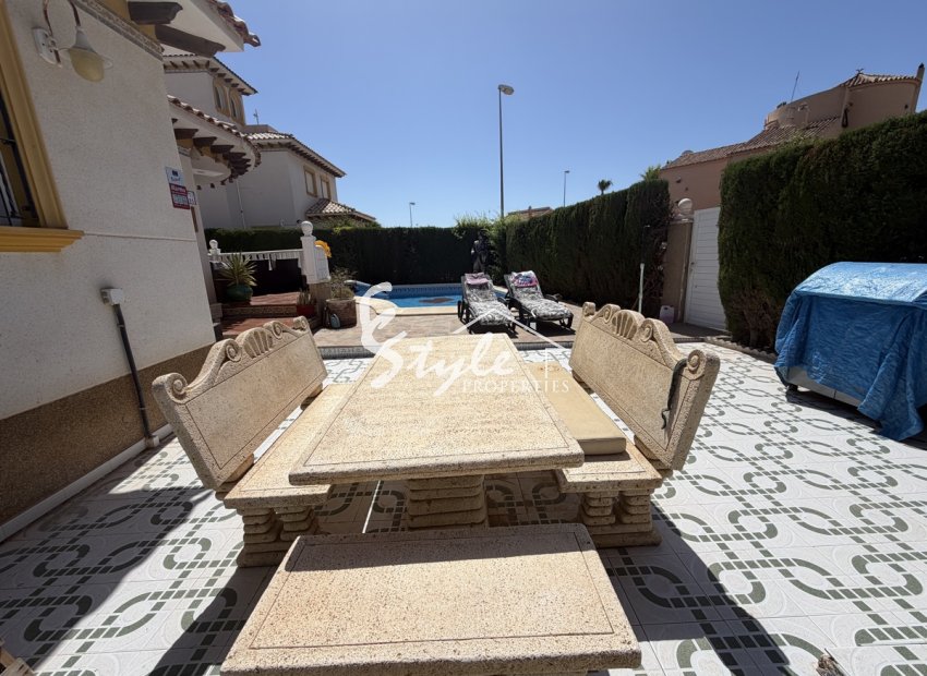 Reventa - Villa - Villamartín - Villamartin