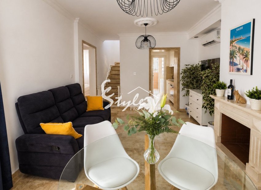 Reventa - Villa - Villamartín - Villamartin