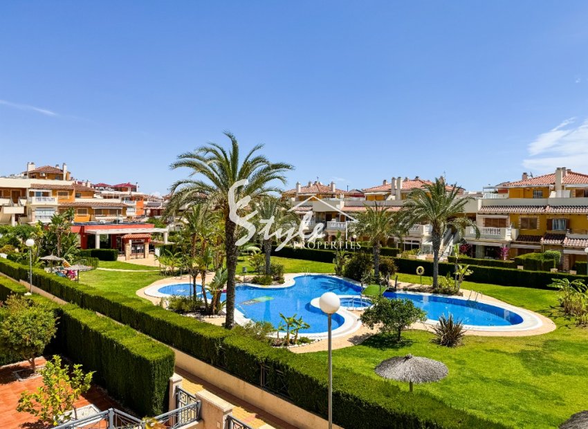 Se alquila a corto plazo apartamento de 3 dormitorios en Zeniamar IX, Playa Flamenca, España. ID080