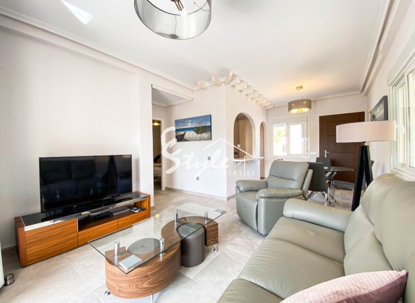 Se alquila piso de 2 dormitorios cerca del mar en Punta Prima, Costa Blanca, España. ID100