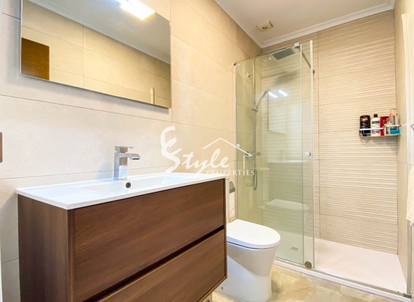 Se alquila piso de 2 dormitorios cerca del mar en Punta Prima, Costa Blanca, España. ID100