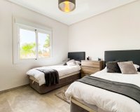 Se alquila piso de 2 dormitorios cerca del mar en Punta Prima, Costa Blanca, España. ID100