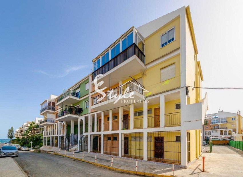 Se vende acogedor apartamento cerca del mar en Mar Azul, Torrevieja, Costa Blanca. ID2352